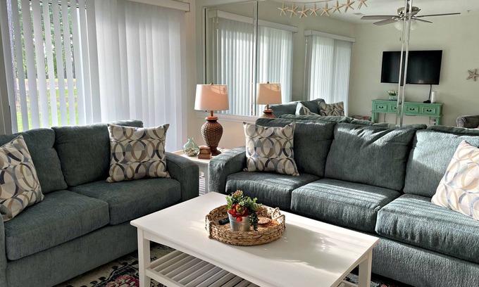 Calabash Condo | 1st Floor Condo Minutes to Sunset Beach - Beach and Golf Villa - Sleeps up to 6!