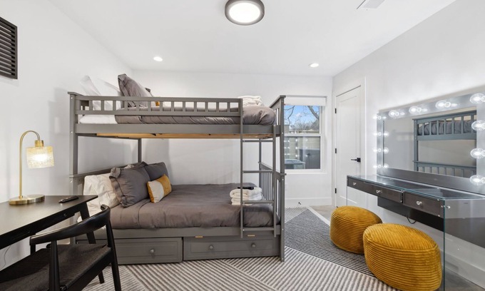 Metrocenter - North Rhodes Park House | 1st Flr Nashville Retreat | Top Spots & Downtown!