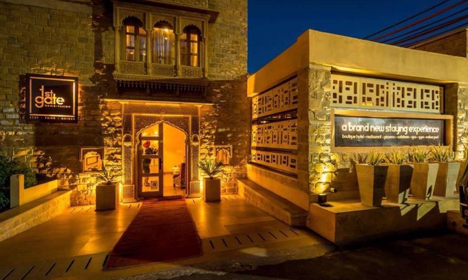Amar Sagar Pol Hotel | 1st Gate Home - Fusion