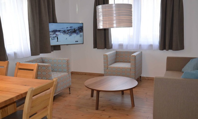 Russbach am Pass Gschuett Apartment | 1st North (Upper Floor North) - House van der Leij