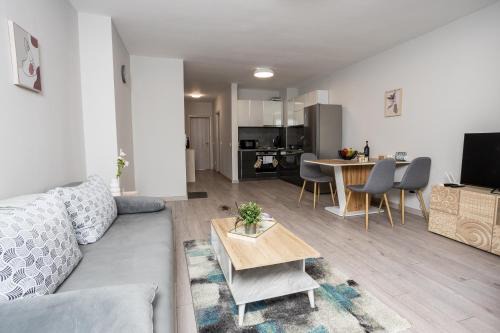Oborishte Apartment | 2-стаен апартамент с гледка към парк Заимов