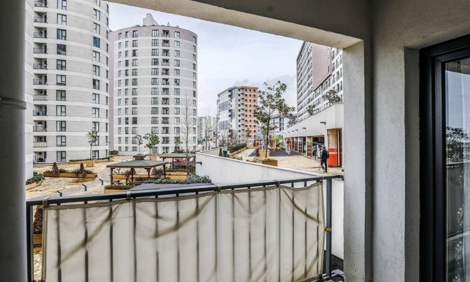 Pendik District Apartment | 2+1 Modern Flat with Balcony in Tuzla