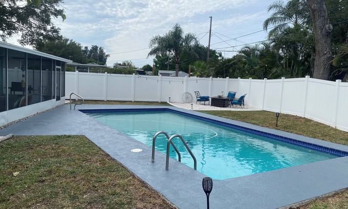 Dunedin House | 2/1 Pvt Pool home/walk to Blue Jays stadium/DT Dunedin. GolfnCart rental avail
