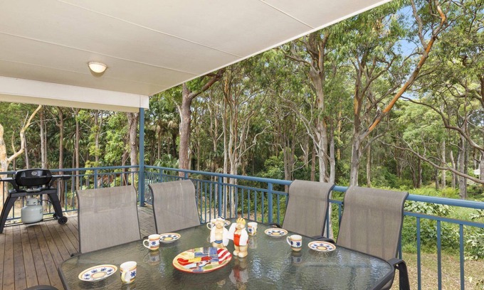 Forster Villa | 2/184 Kularoo Drive - Walk to One Mile Beach!