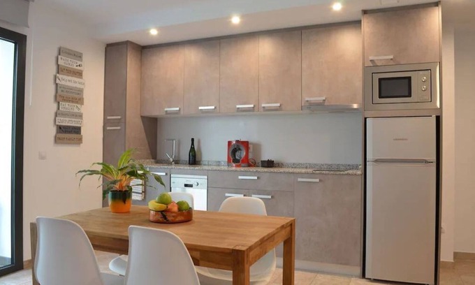 Roses Town Center Apartment | 2.2 NEW in center ROSES with WI-FI, AC and TV sat at 60 m MAR
