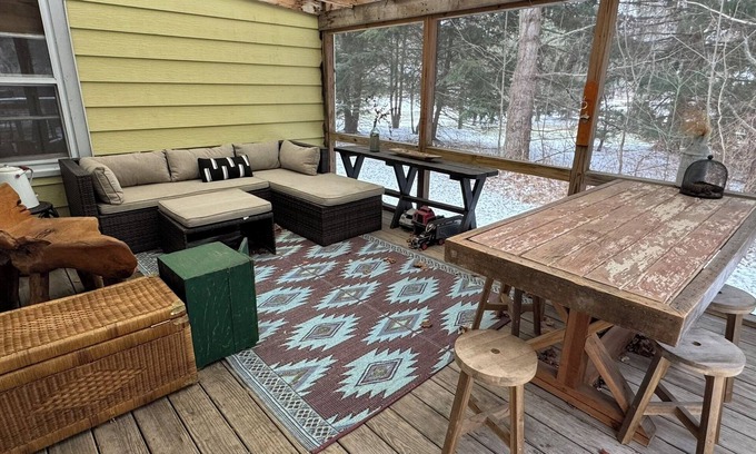 Harbert House | 2-3 nt min Serene Wooded lot fire pit hot tub screened porch
