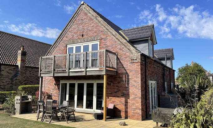 Filey Cottage | 2 4 bedroom cottages sleeping 16 in 8 bedrooms - pool and beach access included