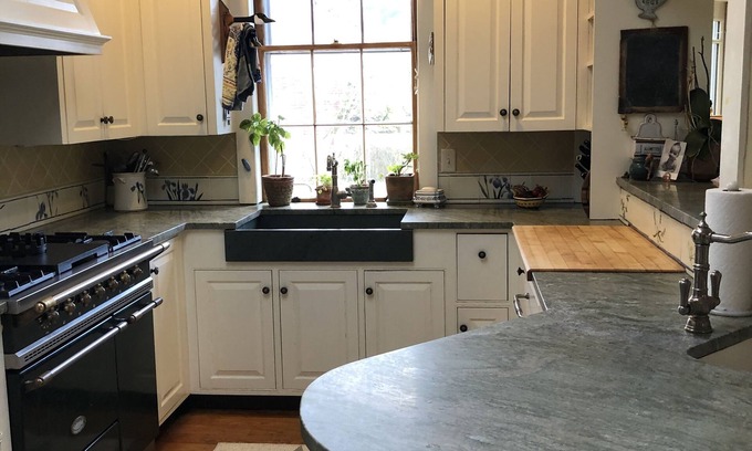 Kennebunk House | 2.5 Acre Historic Federal Style Home