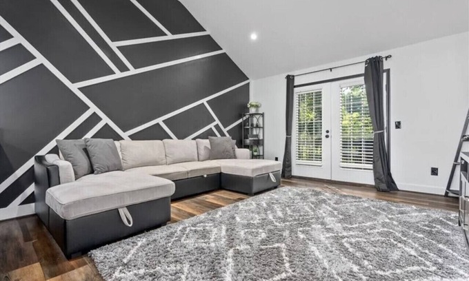 Auburn House | 2.5mi to Stadium/Arena. Close to AU Club Golf. Easy access from I-85