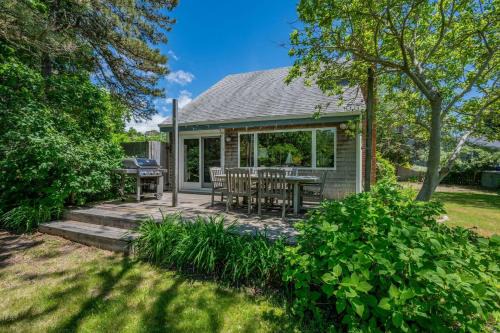 Harwich Port House | 2 Bayberry Road Harwich Port Cape Cod - Cranberry Cottage