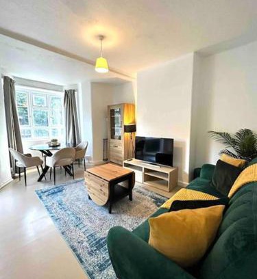 White City Apartment | 2 BDR flat w/balcony White City near Westfield