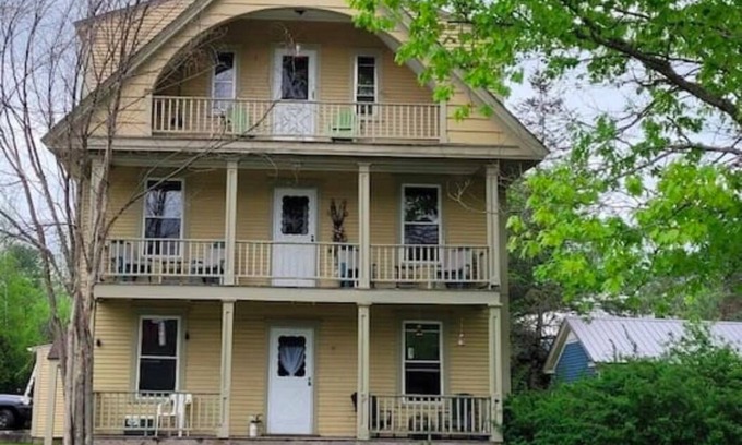 Franconia Apartment | 2 Bdrm Apartment-2nd FLR/WHITE MOUNTAINS, NH
