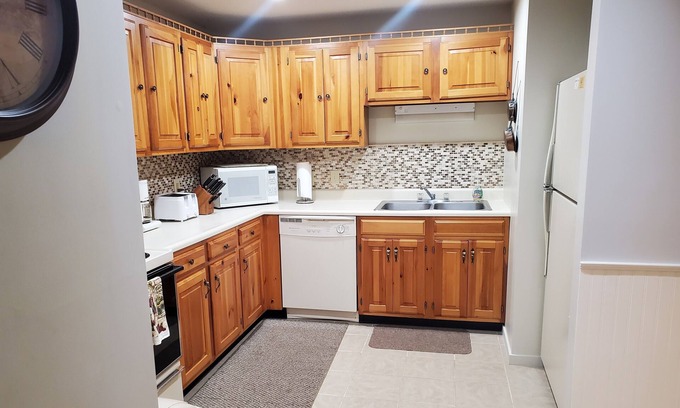 Bartlett Condo | 2 Bdrm Vacation Rental in Bartlett, New Hampshire - Seasons Family Resort