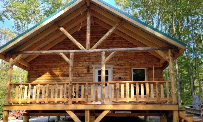 Benezette Cabin | 2 bed +2 bath cabin +Wi-Fi + deck +fire pit + kitchen