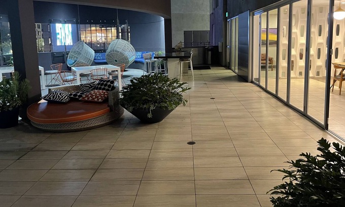 Downtown Apartment | 2 bed/2 bath resort style apartment near Americana