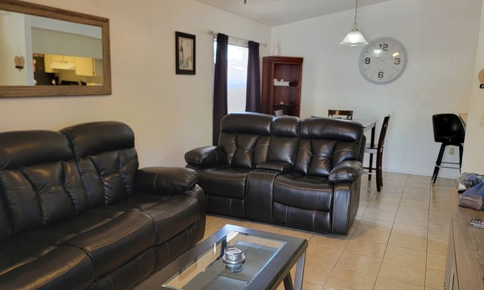 Lakeland Apartment | 2 bed 2 bath, Whole apartment, fully stocked kitchen and baths.