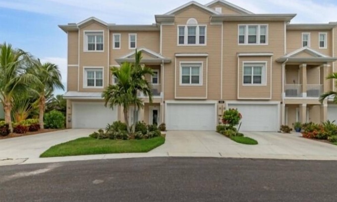 Cape Haze Villa | 2 bed 3 bath new unit at The Landings