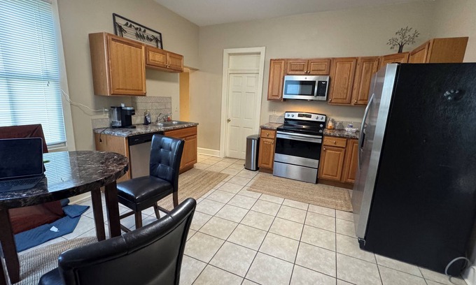 Columbus Apartment | 2-bed apartment/Downtown Columbus/parking/WiFi/LOCATION! LOCATION!