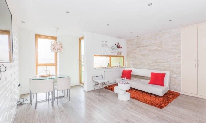 Surat Apartment | 2 bed apartment