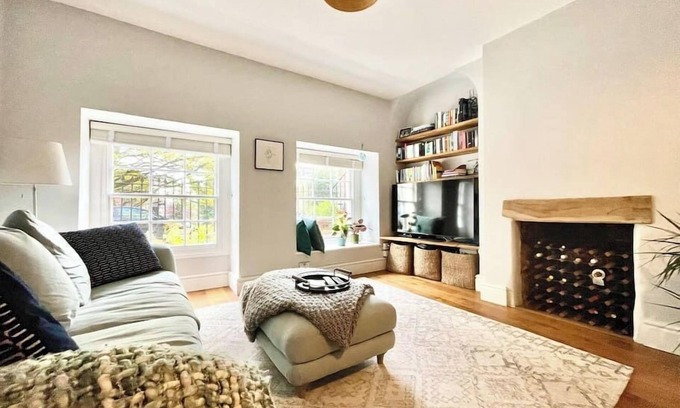 Clifton Apartment | 2 Bed Apartment in the Heart of Clifton Village