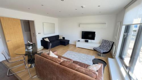 Camden Town with Primrose Hill Apartment | 2-Bed Apt Sleeps 7 5 mins to Camden Market