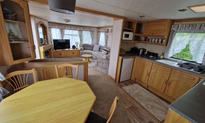 Penparcau Ski Chalet | 2 Bed Caravan with Aberystwyth Town Viev