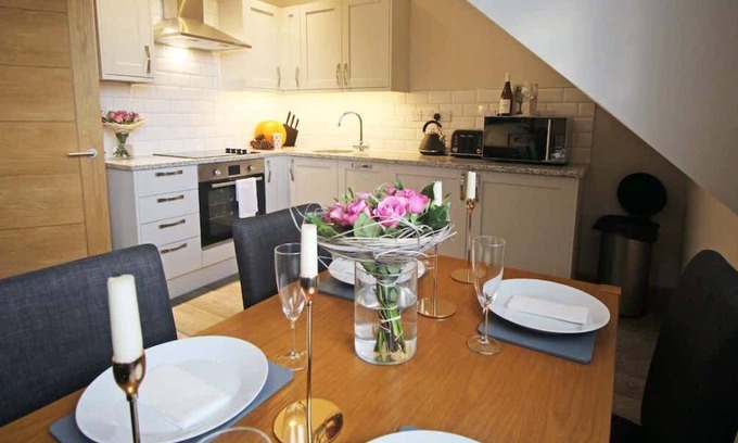 Chester Apartment | 2 bed Central Chester Apartment - Free Parking