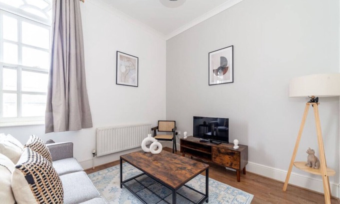 Hackney Apartment | 2 Bed Flat in Haggerston