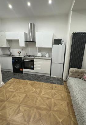 Adamsdown Apartment | 2-bed flat with free parking