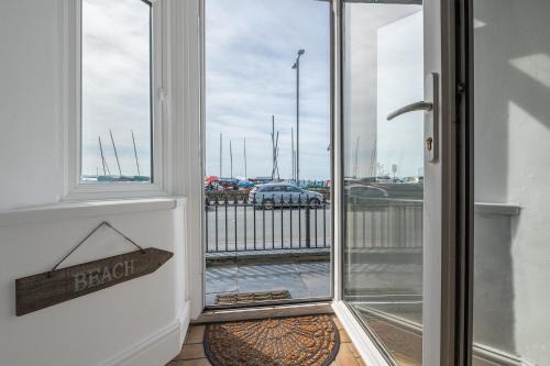 Aberdovey Apartment | 2 Bed Ground Floor Beach Location
