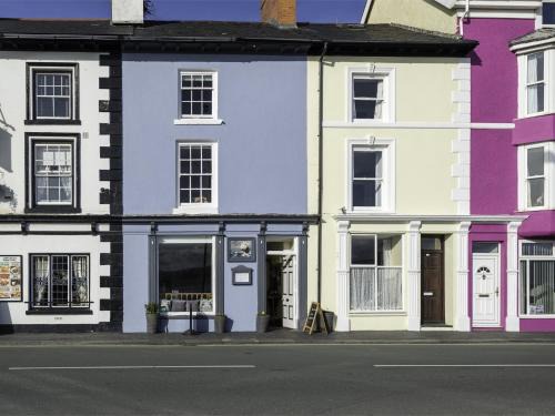 Aberdovey House | 2 Bed in Aberdovey DY004