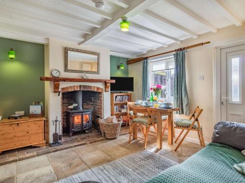 Bacton House | 2 Bed in Bacton 86430