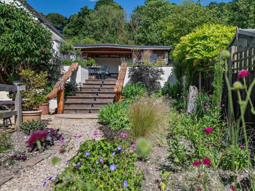 Winterborne Stickland House | 2 Bed in Blandford Forum 95140