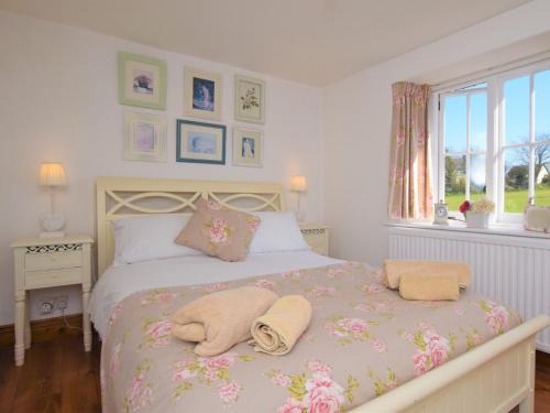 Galmpton House | 2 Bed in Brixham 74200