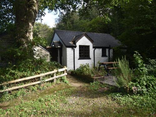 Cardigan House | 2 Bed in Cilgerran FB173