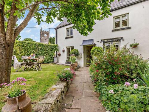 Staunton House | 2 Bed in Coleford 56076