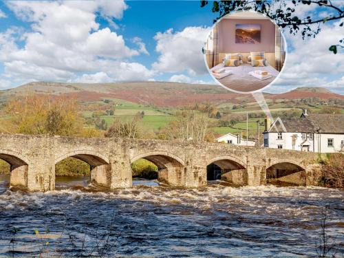 Crickhowell House | 2 Bed in Crickhowell 90346