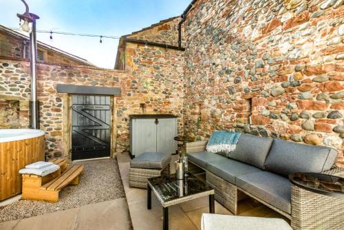 Welton House | 2 Bed in Dalston oc-g32205