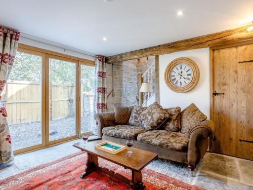 Glastonbury House | 2 Bed in Glastonbury 79122