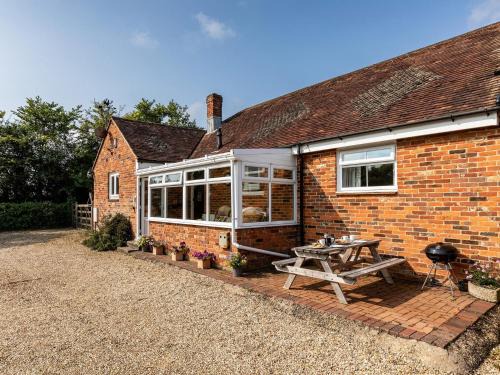 Godshill House | 2 Bed in Godshill 95173