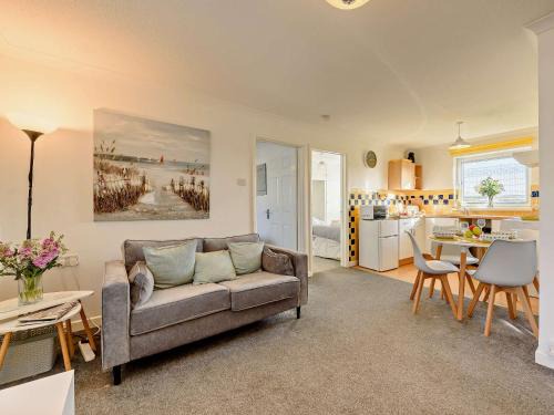 Scurlage House | 2 bed in Gower 91222