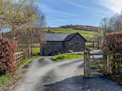 Llanidloes House | 2 Bed in Llanidloes 95815