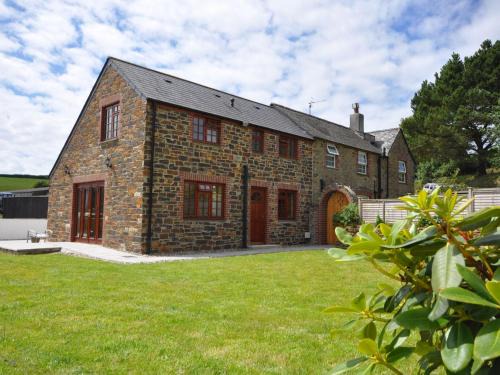Liskeard House | 2 Bed in Looe LANDC