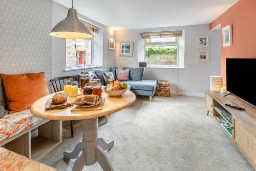Lostwithiel House | 2 Bed in Lostwithiel oc-m32537