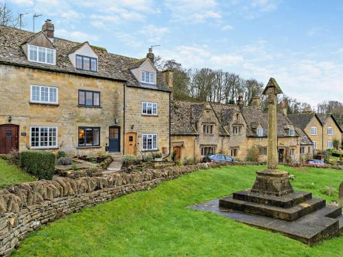 Snowshill Village House | 2 Bed in Snowshill 95825