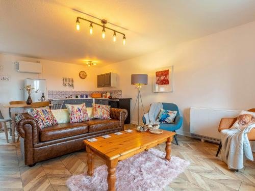 Umberleigh House | 2 Bed in South Molton 78302