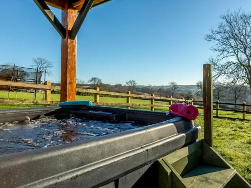 Knowstone House | 2 Bed in South Molton 86642