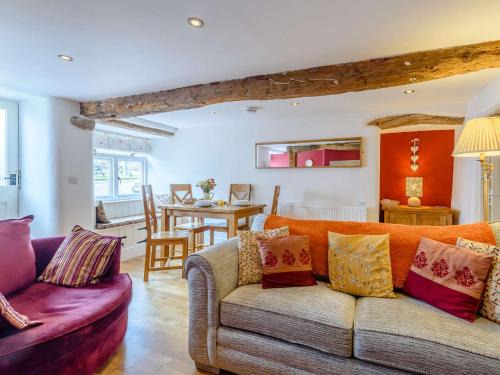 Tideswell House | 2 Bed in Tideswell 81534