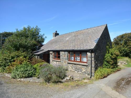 Llanrhian House | 2 Bed in Trefin 53019