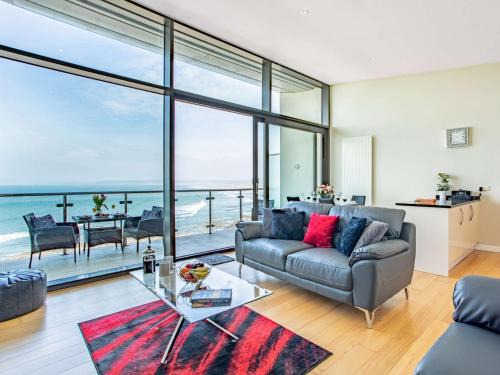 Westleigh Apartment | 2 Bed in Westward Ho ATHEI